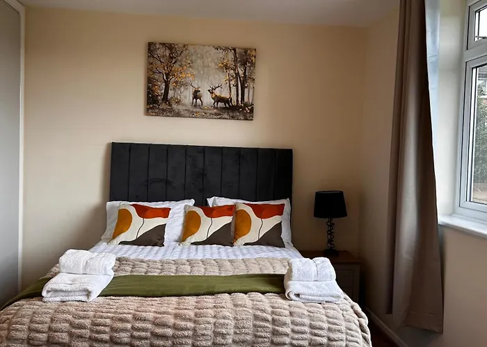 Cozy 2 Bedroom Apartment Close To Town Centre